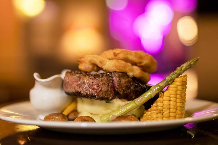 Dining 29 of 79