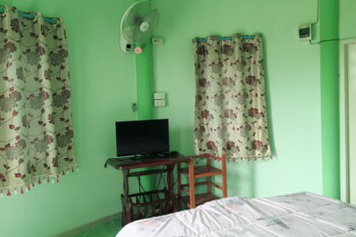 Room 33 of 37