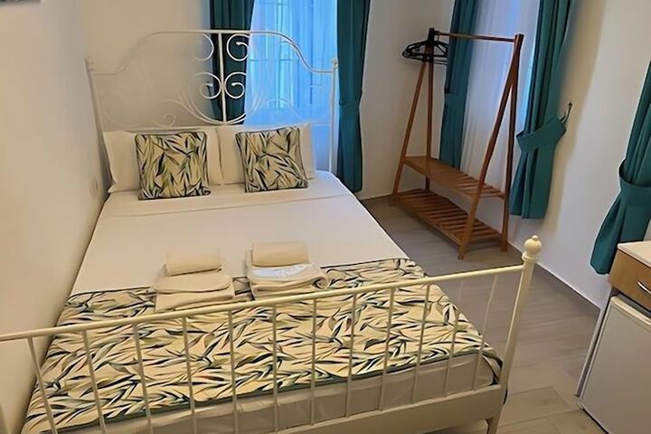 Room 16 of 33