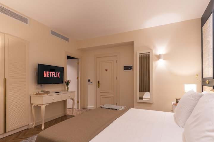 Room 40 of 74