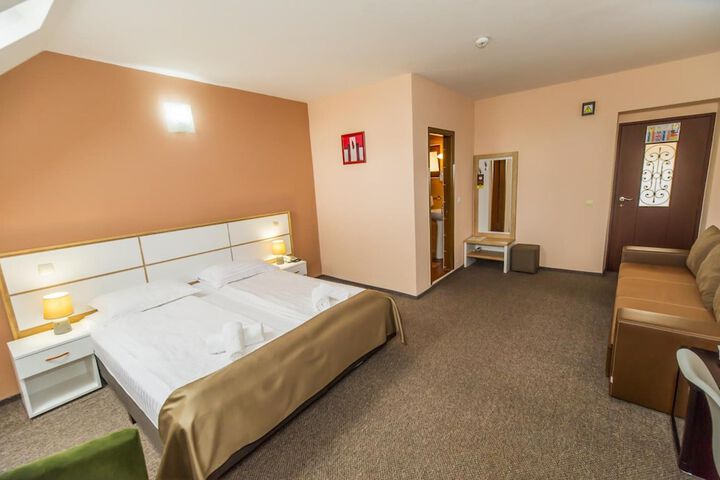 Room 34 of 50