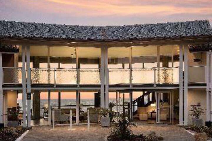 Hotel 8 of 9