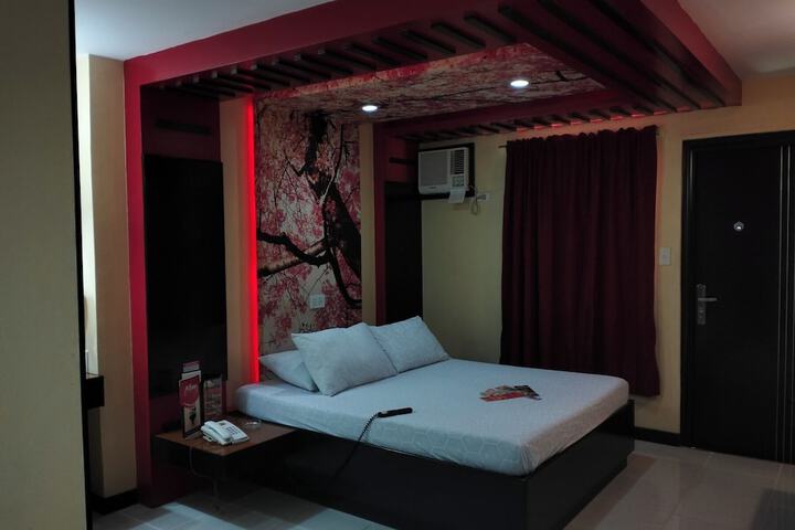 Room 15 of 48