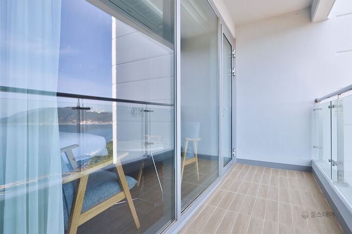 Terrace/Patio 104 of 108