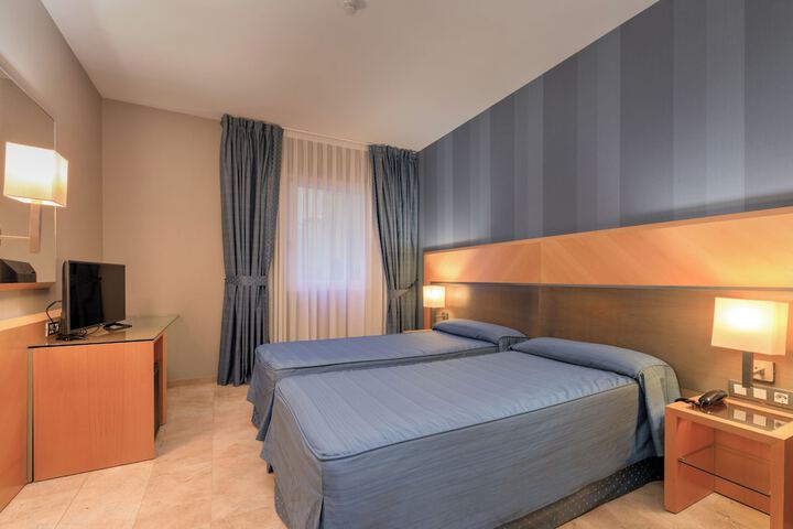Room 8 of 73