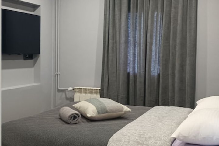 Room 5 of 25