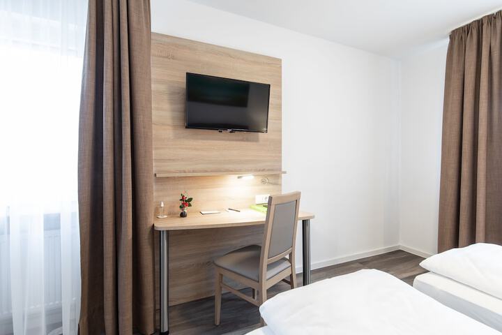 Room 16 of 35