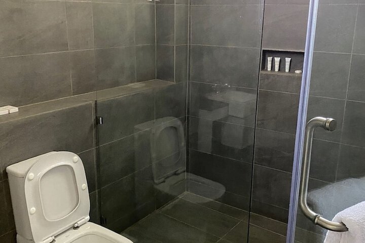 Room 9 of 12