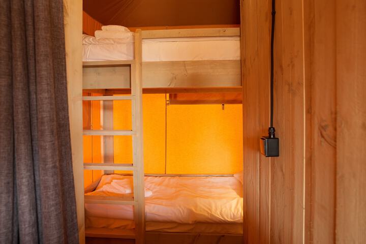Room 44 of 141