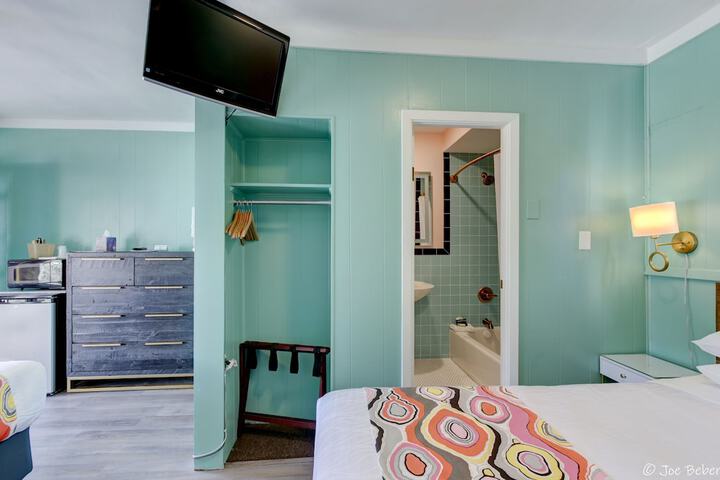 Classic Room 2 Queen Beds (3 of 12)