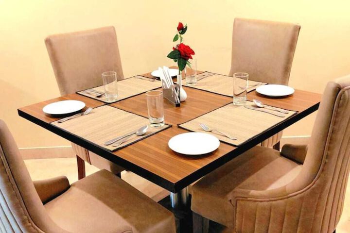 Dining 20 of 48
