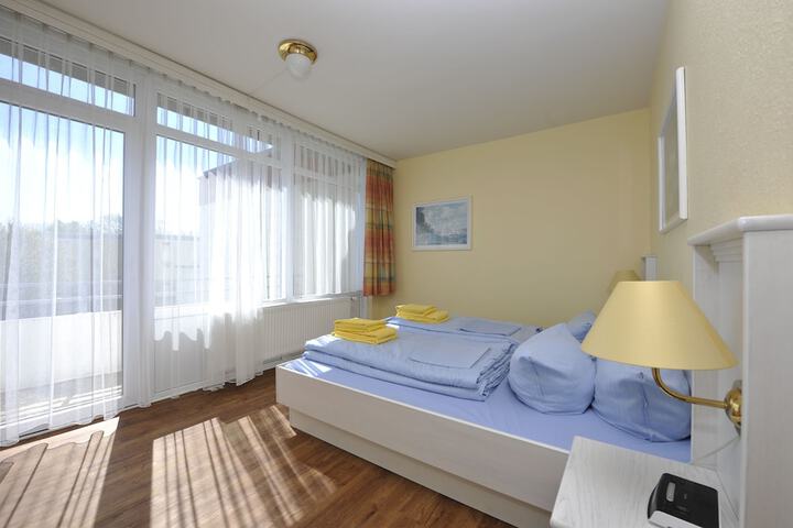 Room 4 of 156