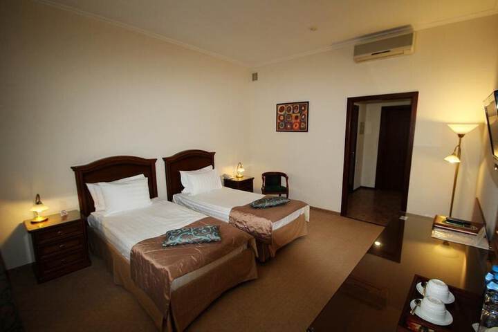 Room 6 of 61