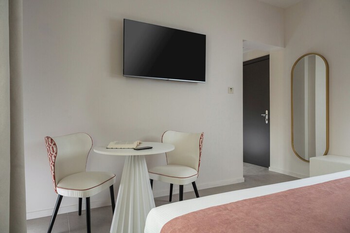 Room 36 of 106