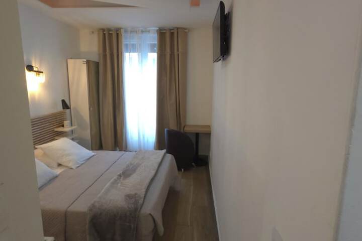 Room 21 of 33
