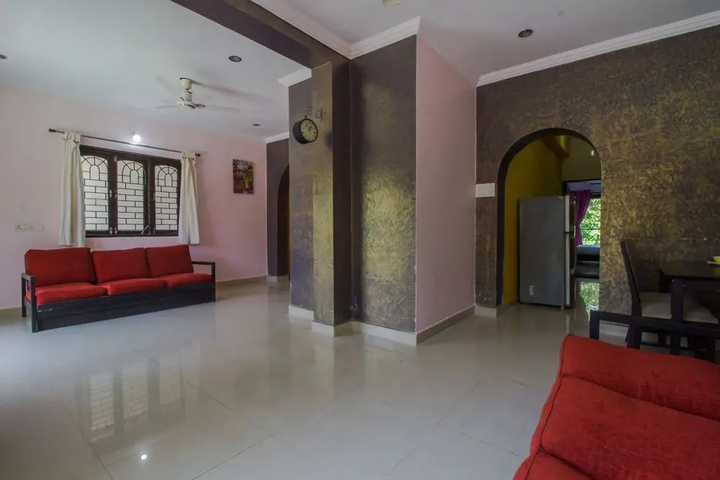 OYO 19579 Home Alluring 2BHK Candolim