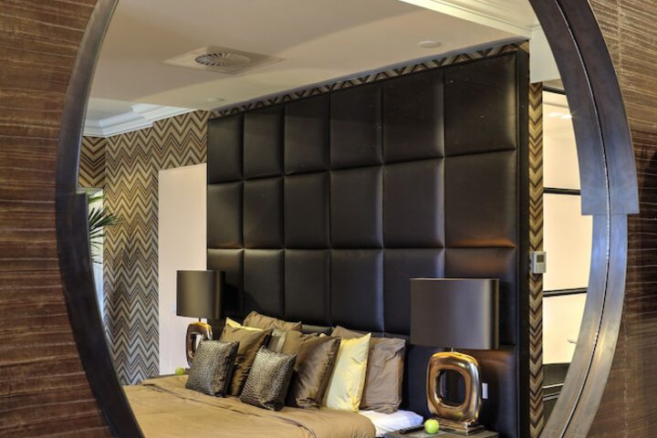Room 12 of 65