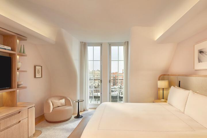 Room 74 of 126