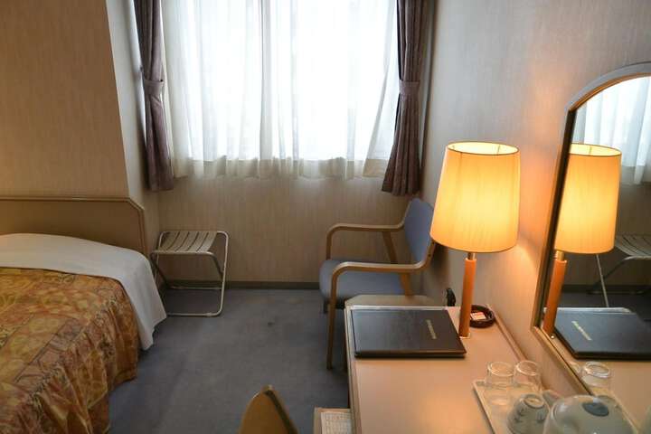 Room 18 of 49