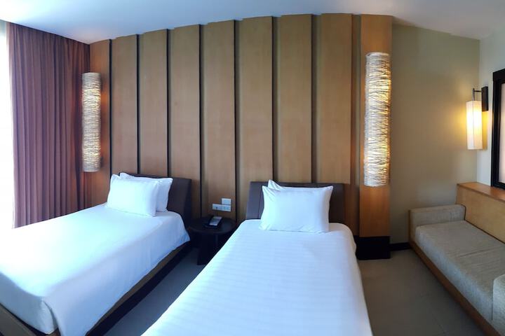 Room 34 of 168