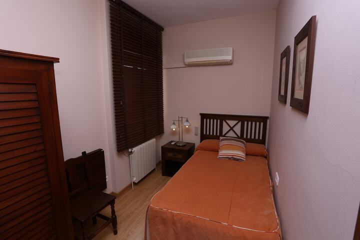 Room 22 of 46