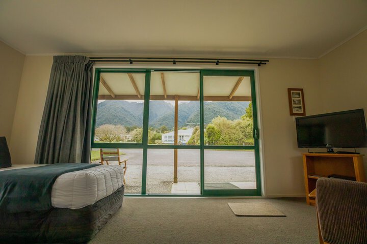 Room 15 of 36