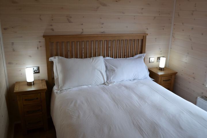 Room 4 of 75