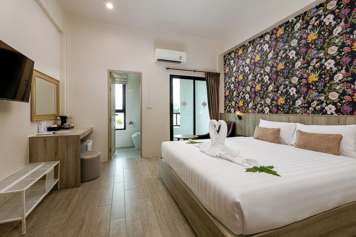 Room 42 of 90