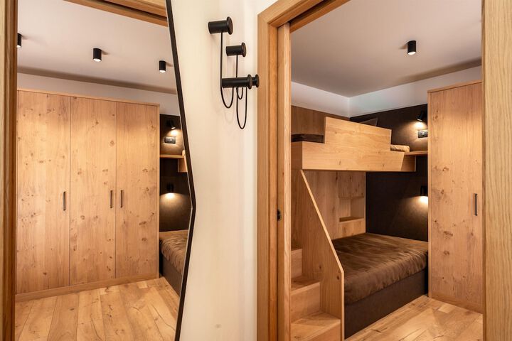 Room 17 of 52