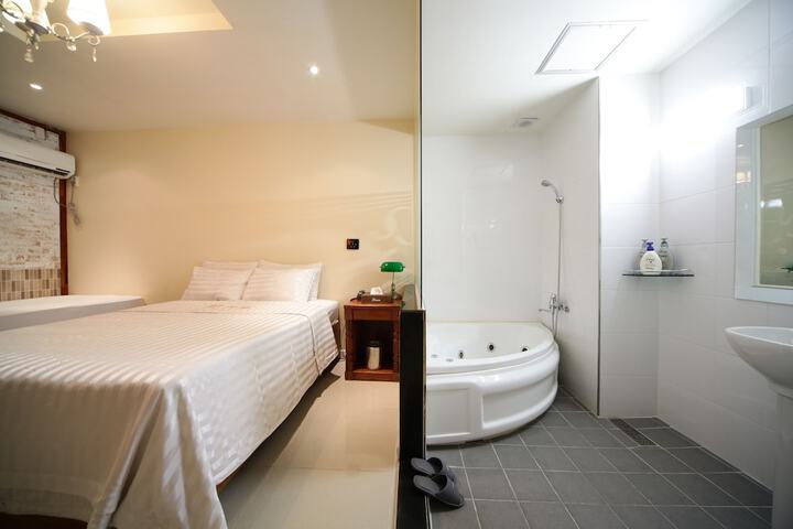 Room 34 of 75