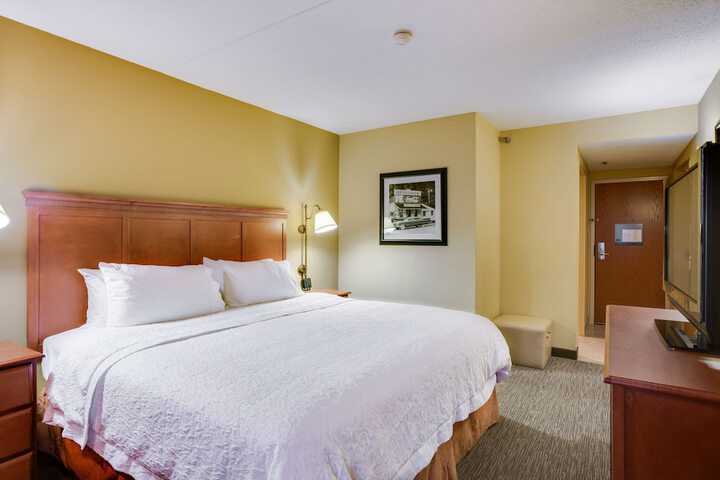 1 King Bed (11 of 12)