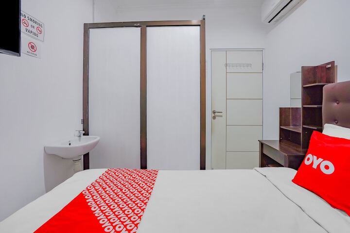 Room 12 of 22