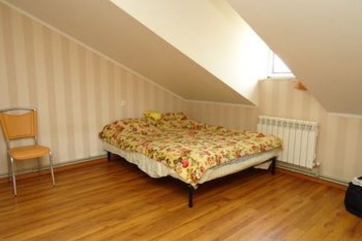 Room 12 of 20