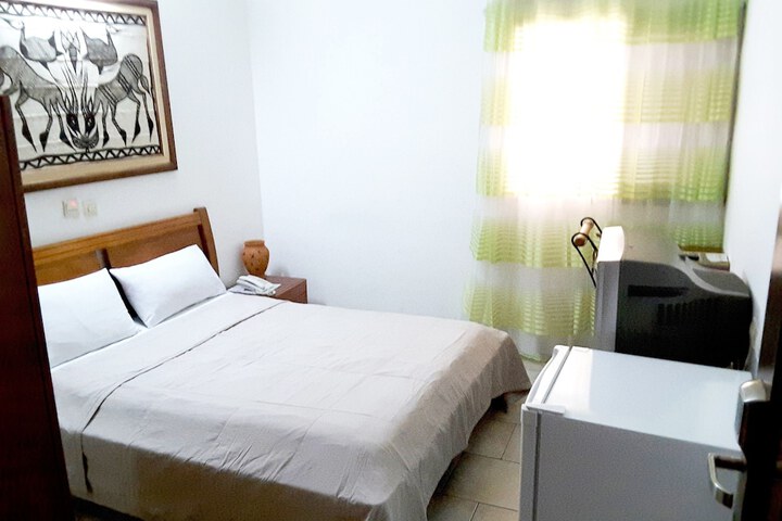 Room 12 of 130