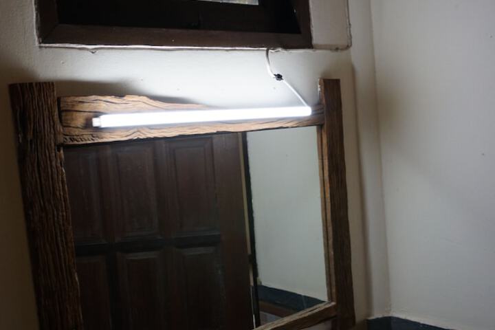 Room 8 of 78