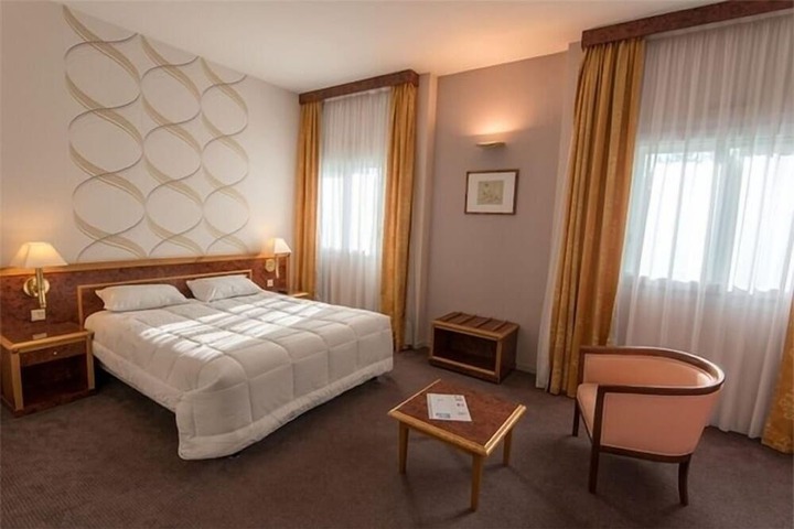 Room 19 of 36
