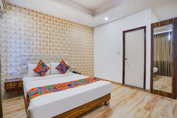 Room 12 of 26