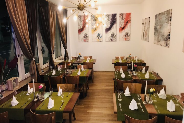 Dining 65 of 82