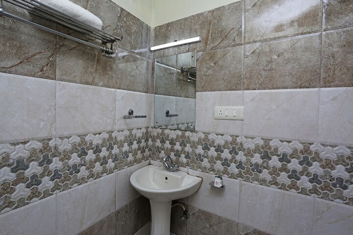 Room 16 of 25