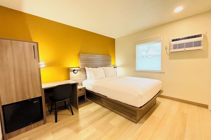 Room 6 of 21