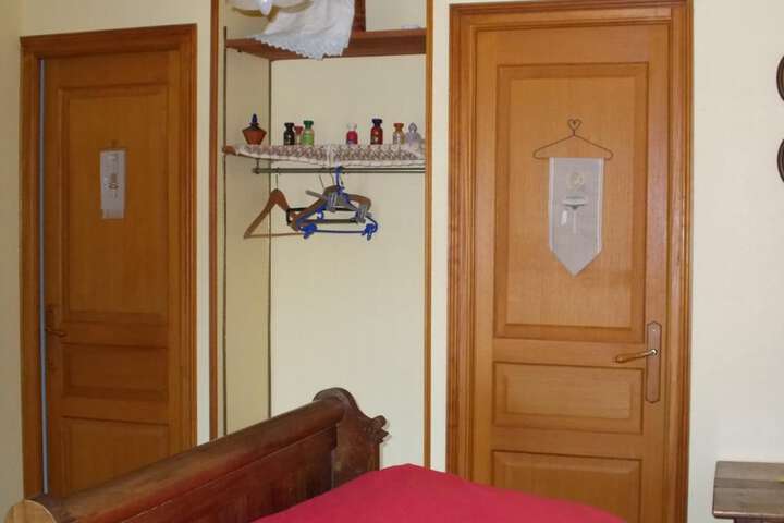 Room 13 of 40