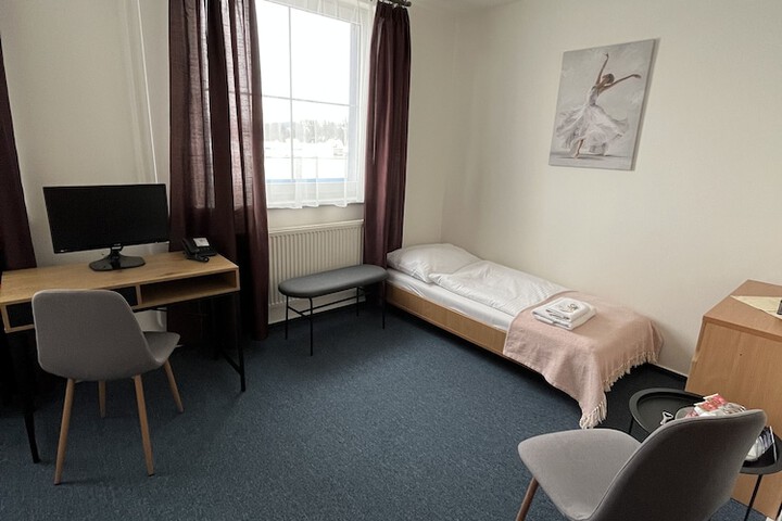 Room 18 of 49