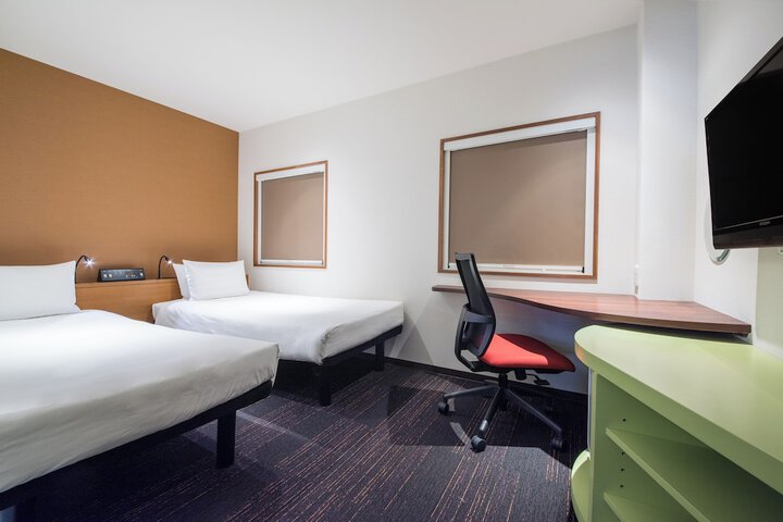 Room 15 of 63