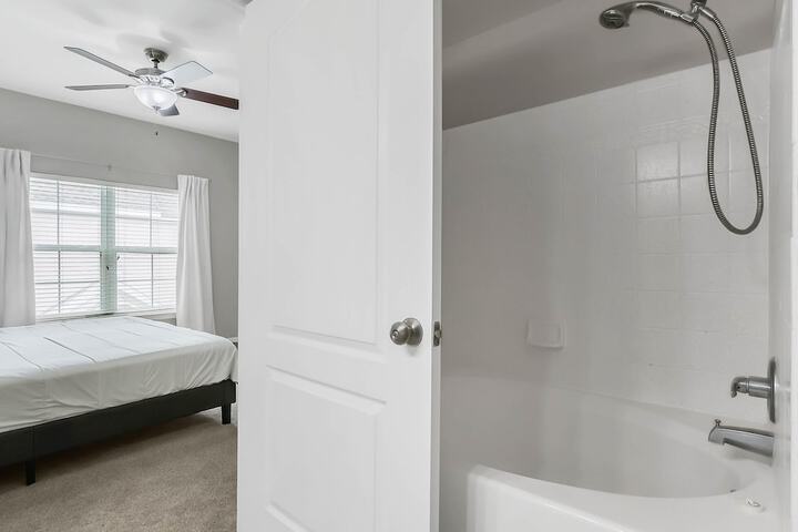 Room 4 of 38