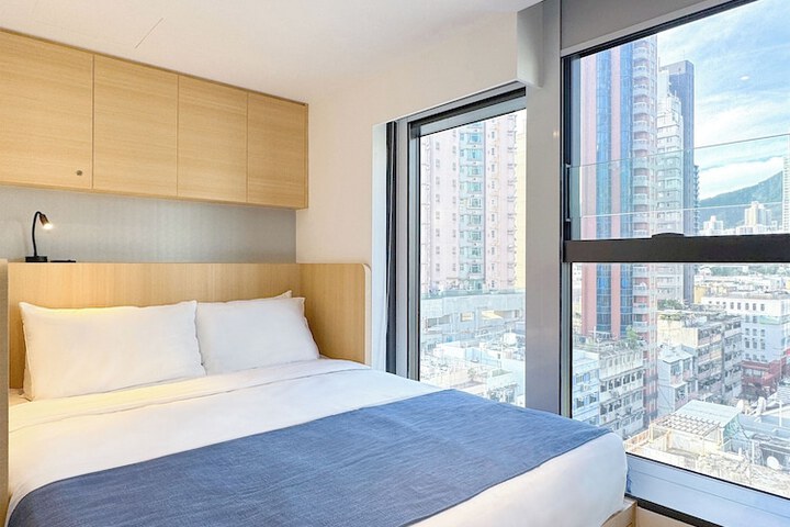 Room 2 of 16