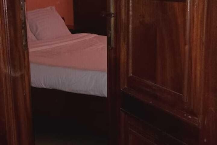 Room 5 of 13