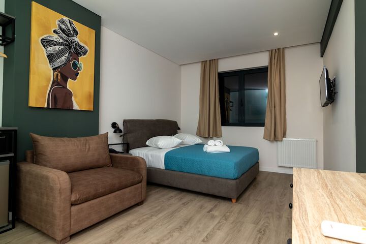 Room 11 of 48