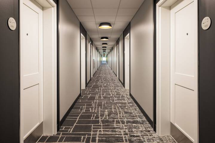Ballroom/Hall 52 of 53