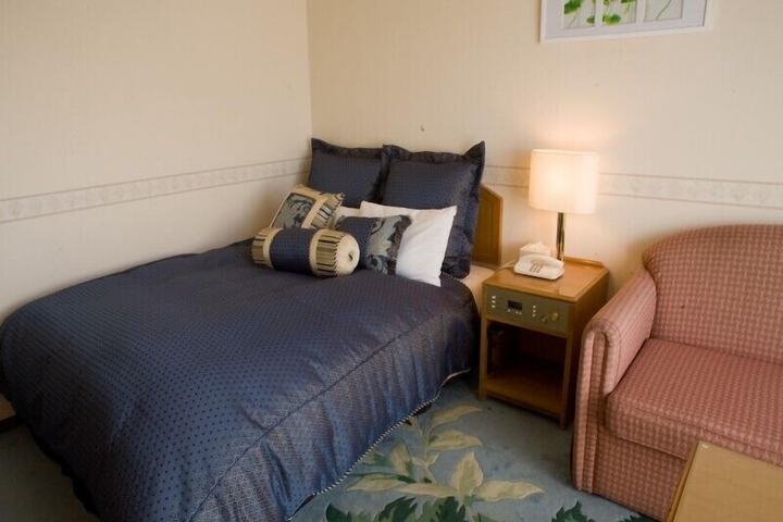 Room 21 of 37