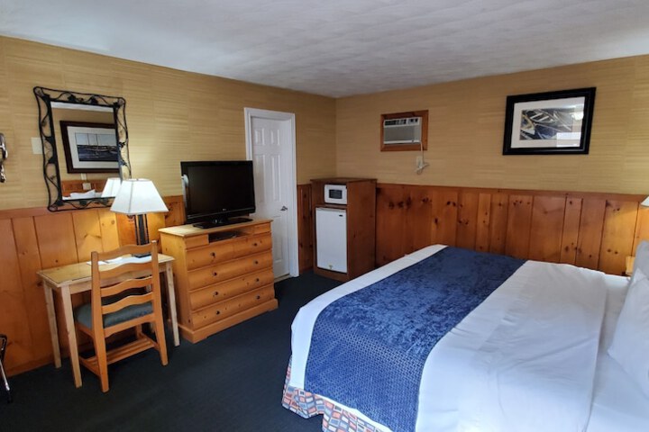Room 28 of 145